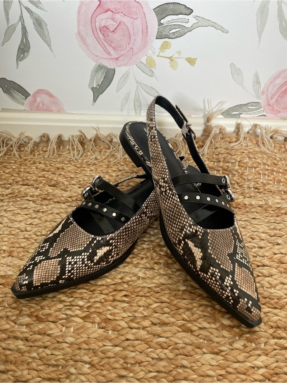 NWOT No Boundaries Black White Snake Print Pointed Mules 9 Animal Print Toe Fall - Picture 7 of 8